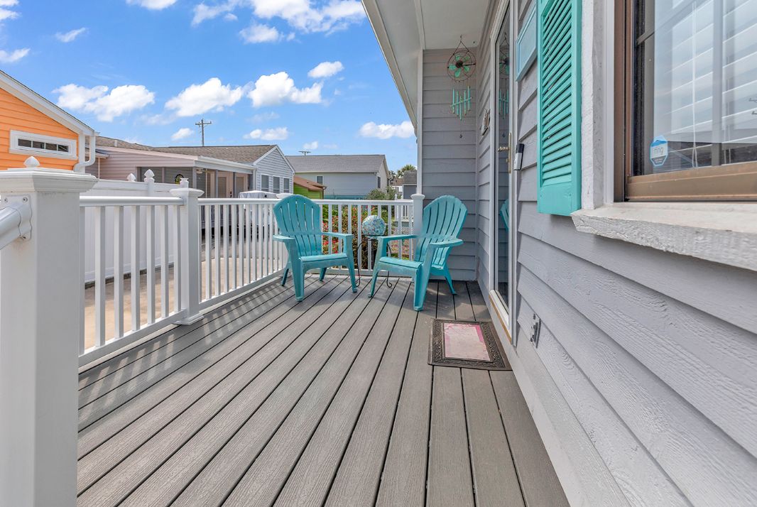 Relaxing Front Deck